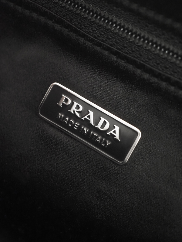 2004s PRADA_6
